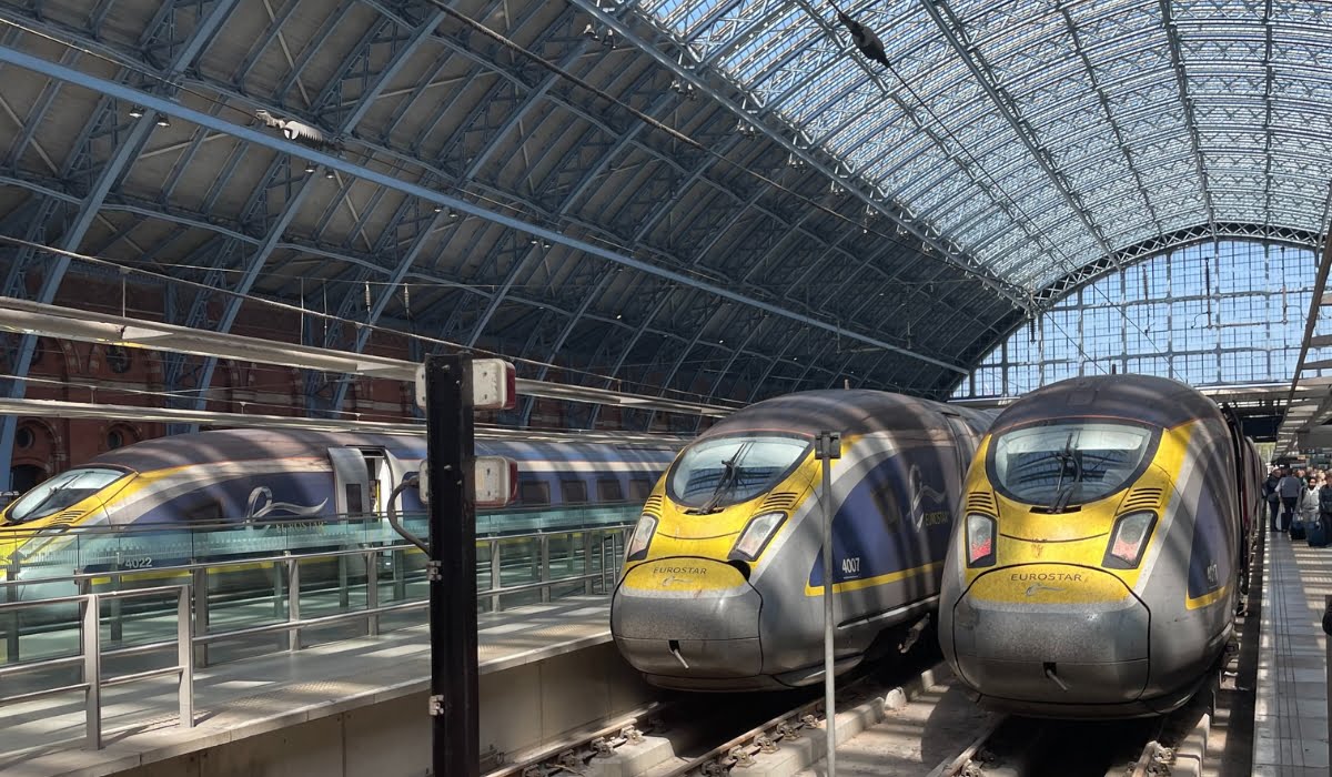 Trains Eurostar à quai en gare de Londres St Pancras International